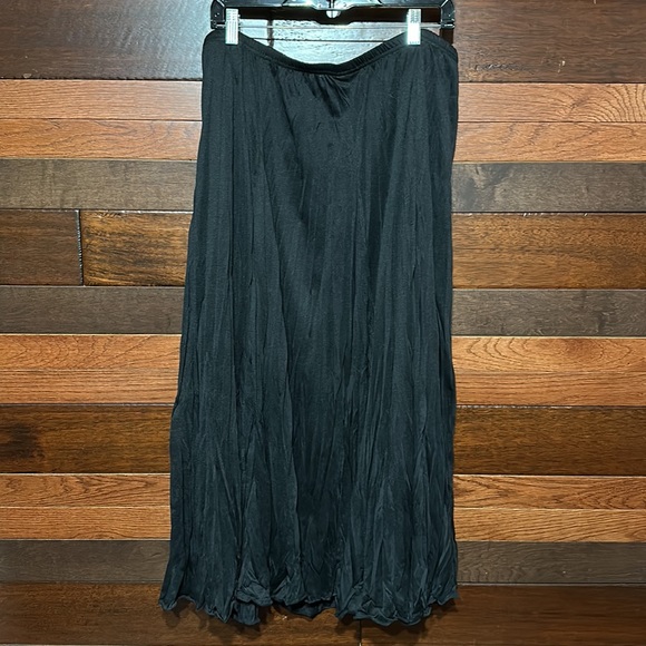 Dress Barn Stretchy Black Plissy Maxi Skirt - Picture 7 of 8